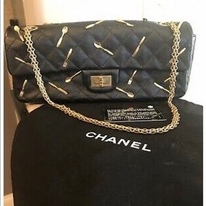 Chanel 2.55 Reissue w authenticity & dust cover